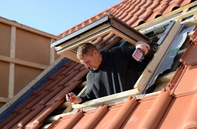 Pose de fenêtres de toit Velux à Lastours